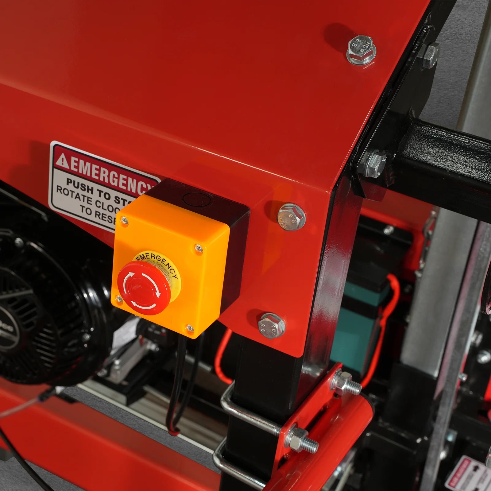 32" Portable Sawmill with 420cc 15HP E-Start Engine - 5 Blades, 29" Cutting Width, 20' Track (Includes Extension) - Model SM32